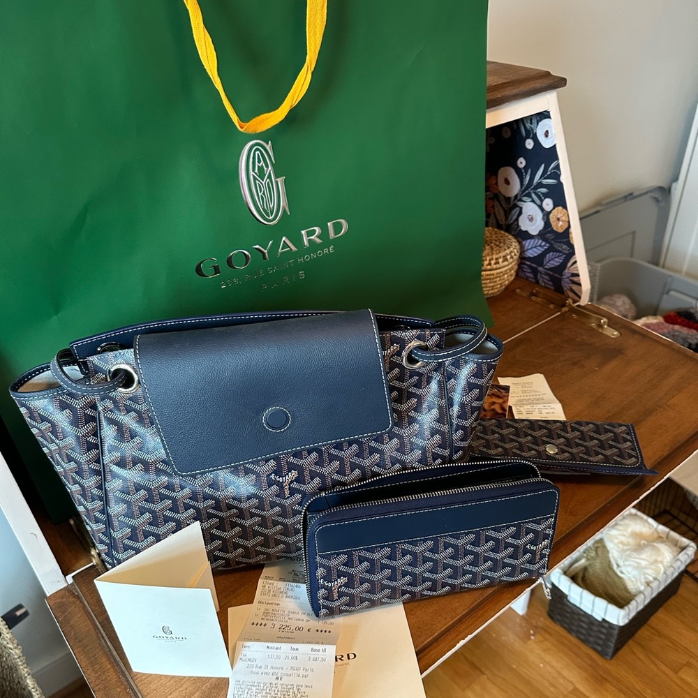 AUTHENTIC Goyard Purse and wallet